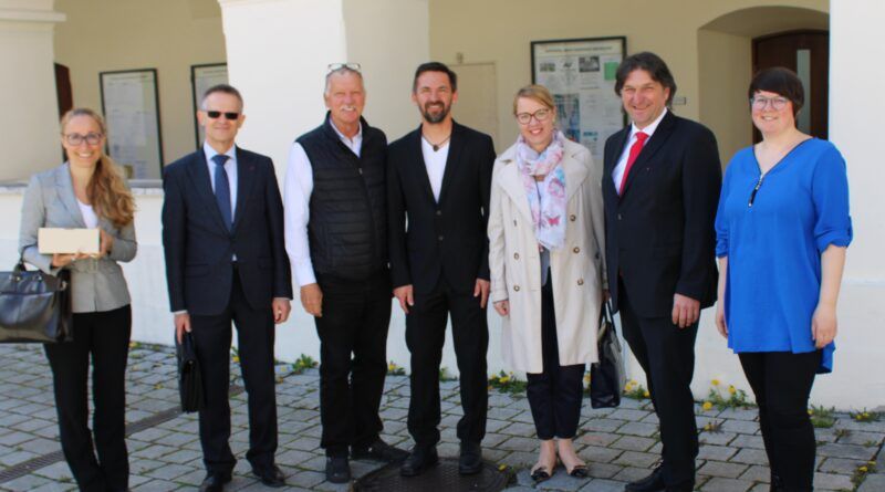 Ministerin Jaklitsch zu Besuch in Eberndorf