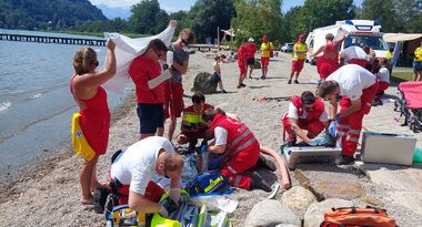 Rotes Kreuz gemeinsame Übung mit Wasserrettung