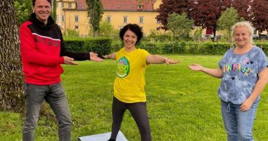 Feldkirchen Bewegt im Park Yoga