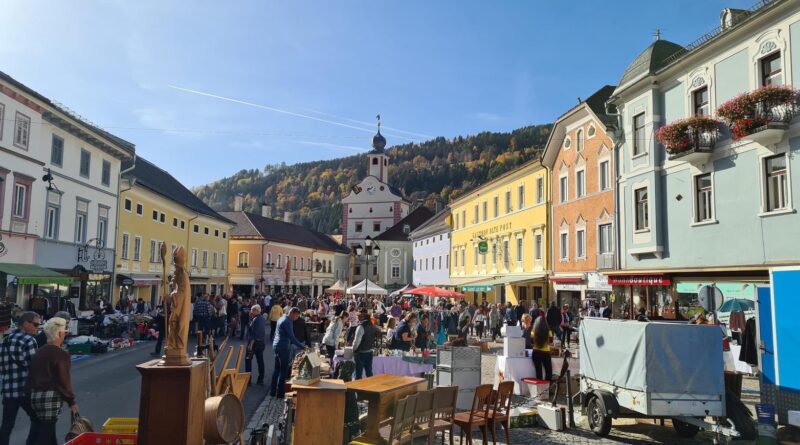 Flohmarkt_in_der_Künstlerstadt_Gmünd