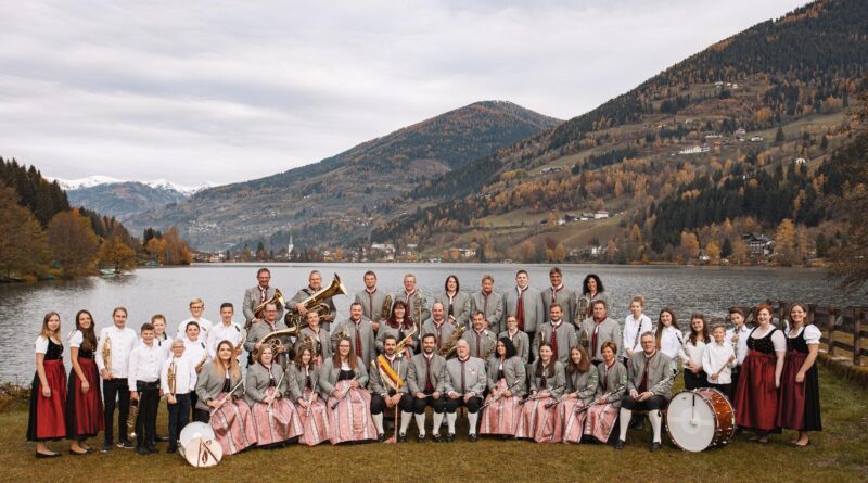 Am 8. Dezember 2023 lädt die Trachtenkapelle Feld am See zum Weihnachtskonzert