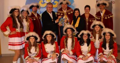 In Althofen wurde gestern um 11:11 Uhr der Fasching geweckt. Traditionellerweise hat die Faschingsgilde dafür das Rathaus gestürmt