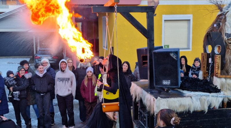 Letzten Sonntag fand in Moosburg wieder der spektakuläre Krampuslauf statt 