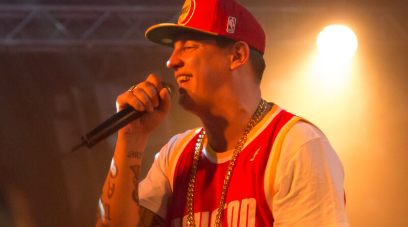 Der österreichische Kultrapper "Money Boy" kann diesen Samstag live im Villacher V-Club erlebt werden