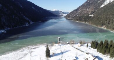 Ab morgen ist das Ostufer des Weissensees zum Eislaufen freigegeben. Neben dem malerisch schönen Weissensee hält die Kärntner Landschaft aber auch noch mehr Seen mit Eisschicht bereit