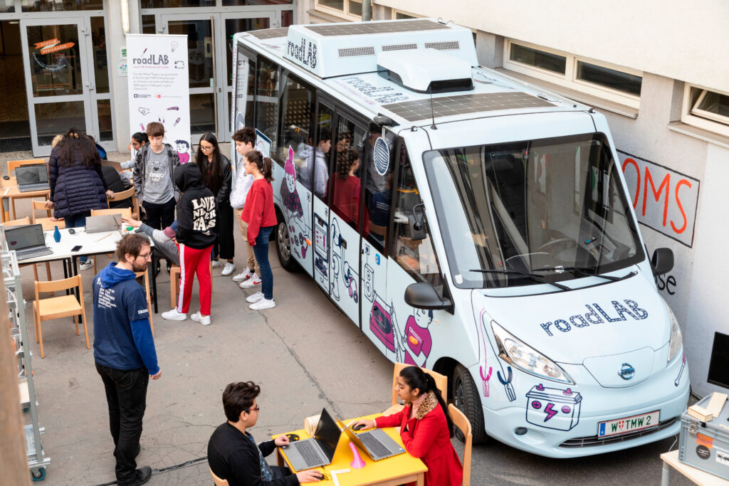 In St. Paul im Lavanttal findet im Februar die "Space Week" statt. Sie soll über Raumfahrt in Österreich aufklären und Schüler für MINT-Fächer begeistern