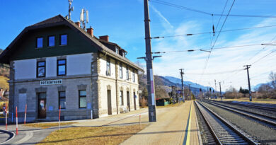 Der Bahnhof Rothenthurn wird in Kürze umfassend umgestaltet, um die Infrastruktur zu erweitern und mehr Barrierefreiheit zu schaffen