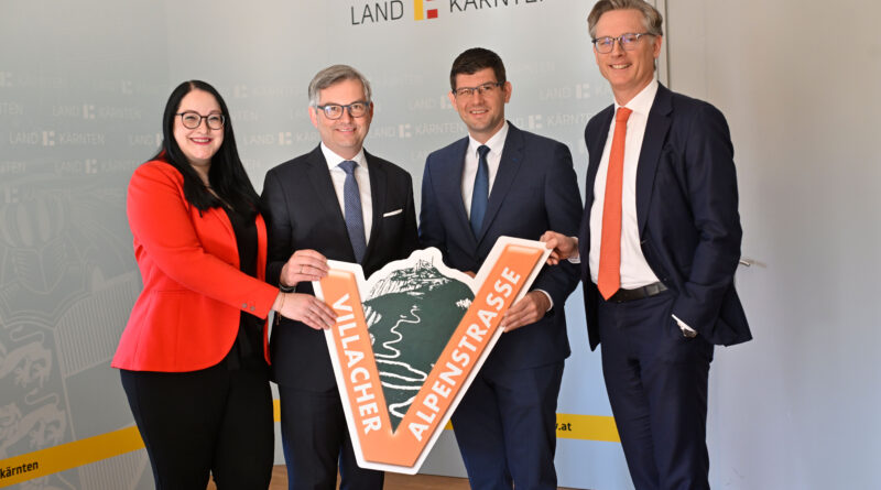 Vizebürgermeisterin Sarah Katholnig (Naturparkreferentin Stadt Villach), Bundesminister Dr. Magnus Brunner (Bundesministerium für Finanzen), Landeshauptmann-Stv. Martin Gruber (Beteiligungsreferent Land Kärnten) und Dr. Johannes Hörl (Geschäftsführer Villacher Alpenstraßen GmbH)