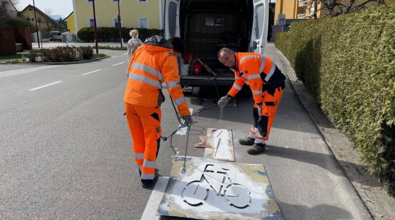 In Wolfsberg wurden diese Woche neue Mehrzweckstreifen für Radfahrer markiert