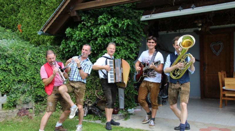 Frühschoppen in Althofen mit den Lehrerkrainern