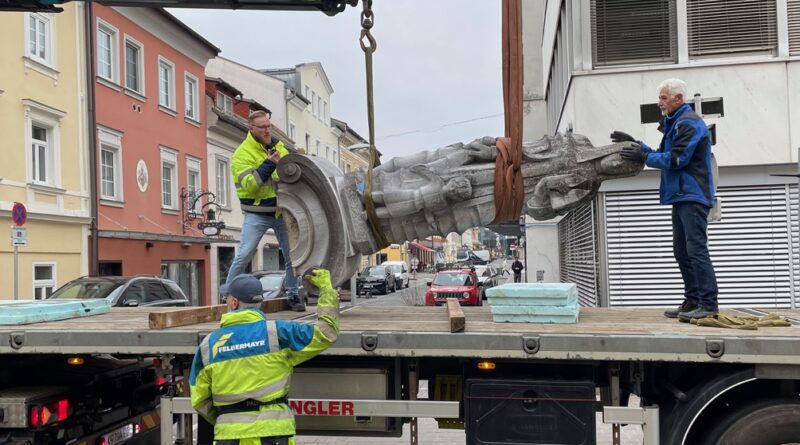 Hemma von Gurk Skulptur in Klagenfurt