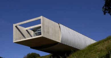 Museum Liaunig: Blick auf den auskragenden Hauptausstellungstrakt, Architektur: querkraft