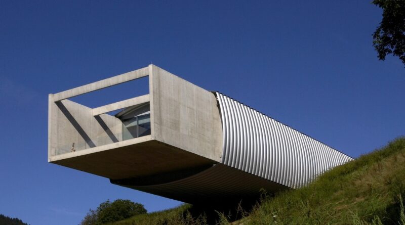 Museum Liaunig: Blick auf den auskragenden Hauptausstellungstrakt, Architektur: querkraft