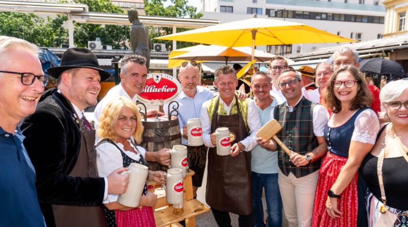 Auch in diesem Jahr marschierten die Villacher Kirchtagslader wieder in Klagenfurt ein und brachten die Festtagsstimmung zum Benediktinermarkt