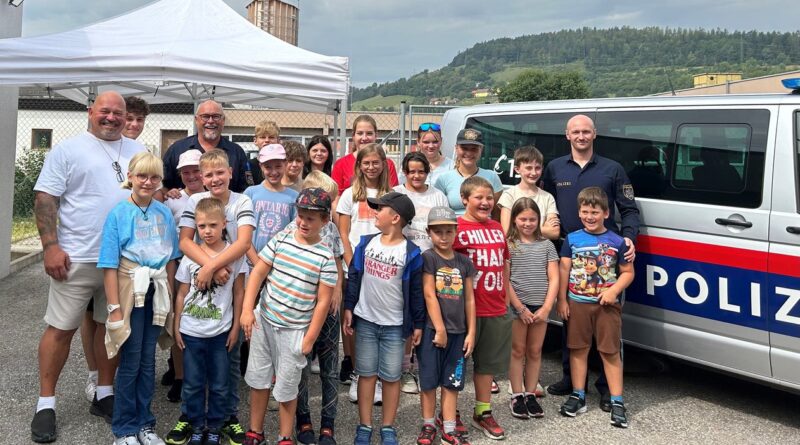 Die Polizeiinspektion Völkermarkt öffnete auch dieses Jahr wieder ihre Türen für neugierige junge Besucher