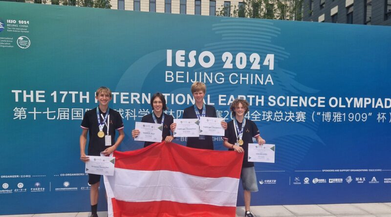 Internationalen Erdwissenschaftsolympiade (IESO) in Peking: Goldmedaillengewinner Willi Schroers ( Peraugymnasium Villach), Kevin Brunner und Nico Waldhör (beide HTL Leoben); und Bronzemedaillengewinner Maximilian Kepplinger (ebenso HTL Leoben)