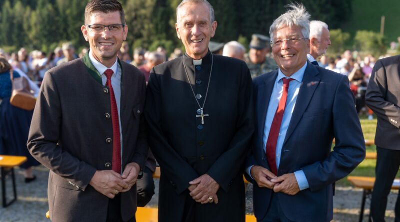 v.li.: LH-Stv. Martin Gruber, Militärdekan Emanuel Longin, LH Peter Kaiser