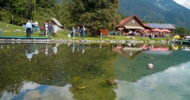 Das Naturschwimmbad Radnig bei Hermagor feierte sein 30-jähriges Bestehen und ist ein Paradebeispiel für nachhaltige Renaturierung und gesellschaftliches Engagement in Kärnten