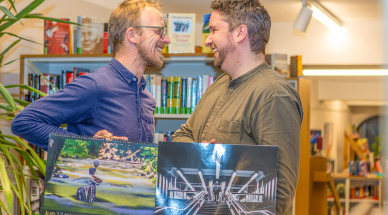 Vernissage in der Stadtbücherei St. Vait: Stefan Regenfelder und Philip Wachmann