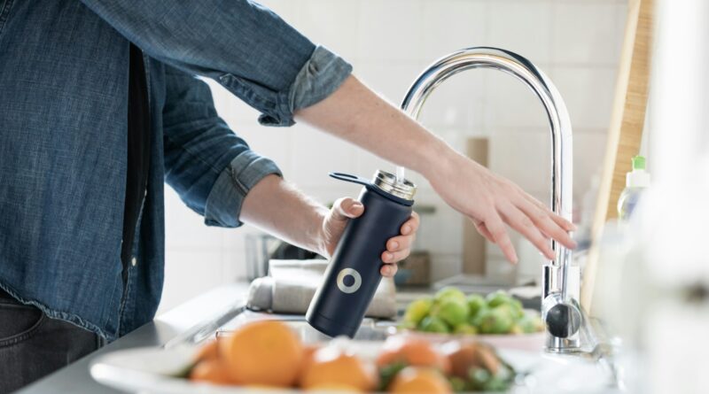 Die vorsorgliche Empfehlung der Gesundheitsbehörde, Trinkwasser derzeit im Stadtgebiet von Klagenfurt nicht direkt aus der Leitung zu trinken, bleibt weiterhin aufrecht. Abgekochtes Wasser ist jedoch unbedenklich trinkbar.