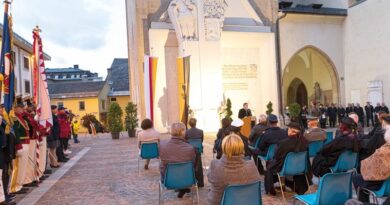 Abstimmungsgedenkfeier: Am 9. Oktober findet vor dem Friedensdenkmal wieder die Gedenkfeier anlässlich der Kärntner Volksabstimmung statt.