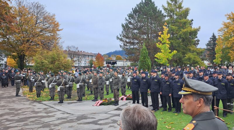 Die Stadtgemeinde St. Veit/Glan und das Österreichische Bundesheer laden am 1. November um 14 Uhr am St. Veiter Soldatenfriedhof zur traditionellen militärischen Allerseelenfeier