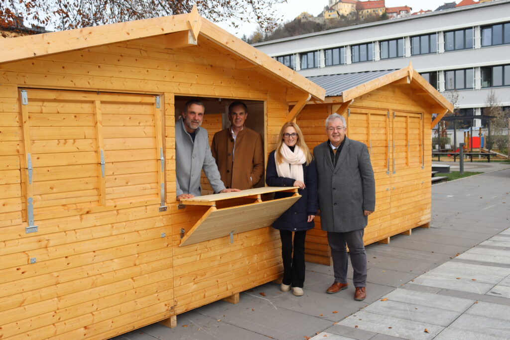 Weihnachtsweltkoordinator Gernold Kloiber, Stadtamtsleiter Hubert Madrian, Bettina Knafl-Jannach (Mitorganisatorin, Öffentlichkeitsarbeit) und Bürgermeister Walter Zemrosser freuen sich auf die Althofener Weihnachtswelt