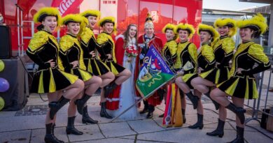 Villacher Fasching: Prinzenpaar mit Garde