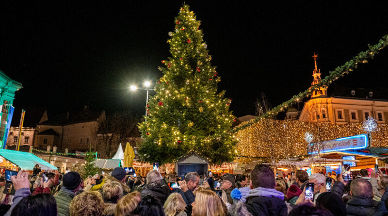 Klagenfurter Christkindlmarkt stimmt auf Weihnachten ein