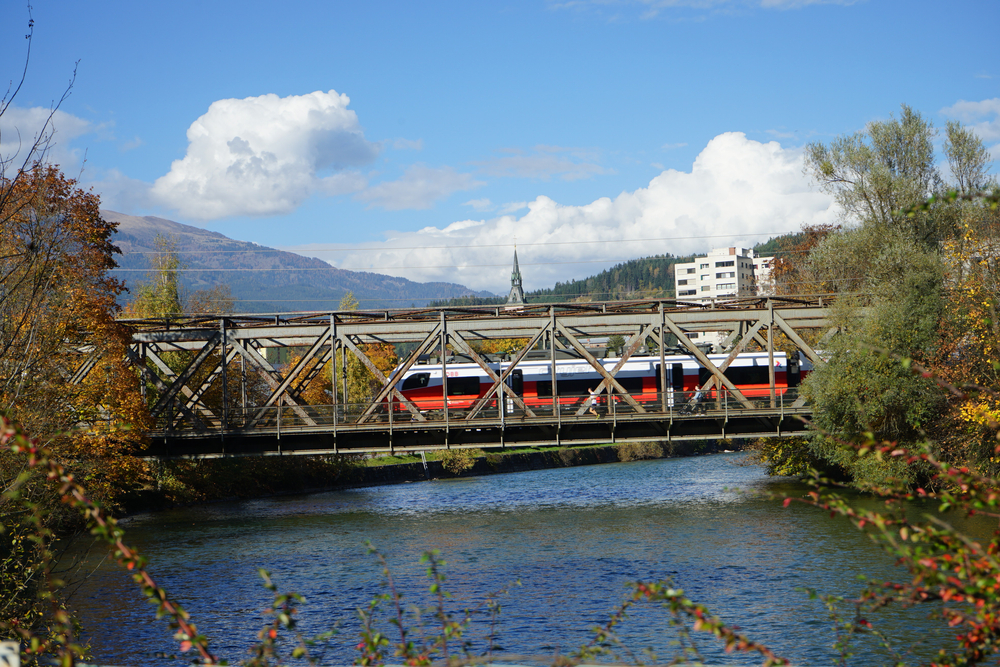 Brücke gesperrt: Neubau der ÖBB-Lieserbrücke mit Geh- und Radweg