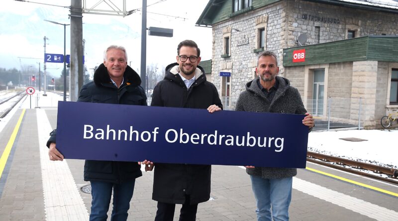 Modernisierung Bahnhof Oberdrauburg abgeschlossen. v.l.n.r.: Bgm. Stefan Brandstätter, LR Sebastian Schuschnig, ÖBB Regionalleiter Franz Jank