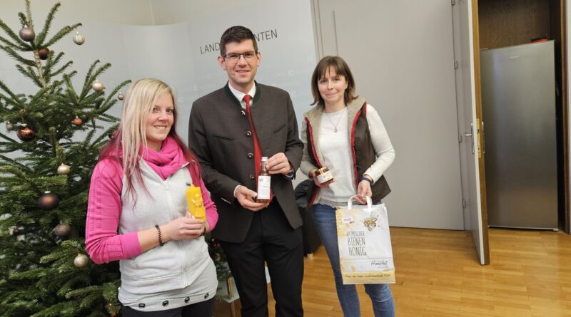 Besuch des Landesverbandes anlässlich des Tag des Honigs im Büro des LHStv. Martin Gruber