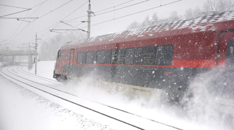 Österreichische Bundesbahnen - BB RailJet und S-Bahn in Kärrnten ©fritzpress