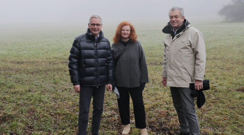 Vzbgm. Dr. Alexander Kastner mit Gemeinderätin Mag. Margit Motschiunig und Stadtrat Max Habenicht im Natura2000-Gebiet am Lendspitz