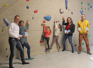 Mag. Mario Polak und Sportreferentin Stadträtin DI Constance Mochar im Boulderama